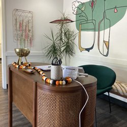 Monstera Salon