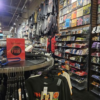 Hot Topic - Inside the store - Accessories Near Me - Northridge, California