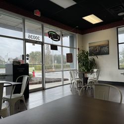Caprese Pizza House - Inside
