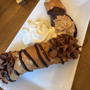 Aspen Peak Cellars - Cannolis - Wineries Near Me - Bailey, Colorado