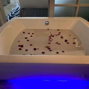 Paradisus La Perla - Bubble bath with mood lighting - Resorts Near Me - Playa del Carmen, ROO Paradisus La Perla - Bubble bath with mood lighting - Resorts Near Me - Playa del Carmen, ROO