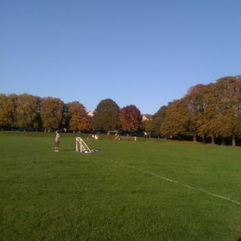 Broomfield Park - Ideal for Sunday footie and park games - Parks Near Me - London, XGL Broomfield Park - Ideal for Sunday footie and park games - Parks Near Me - London, XGL