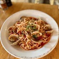 Storico Spaghetteria - Vongole (linguine w/red sauce) Full: $30