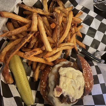 189 Burger - Bourbon onion burger - New American Near Me - East Aurora, New York 189 Burger - Bourbon onion burger - New American Near Me - East Aurora, New York