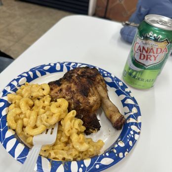 Rostie Chicken - a plate of macaroni and cheese - Latin American Near Me - Gaithersburg, Maryland
