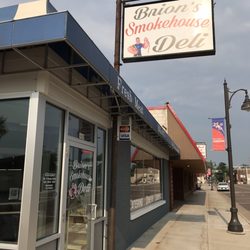 Brions Smokehouse Deli