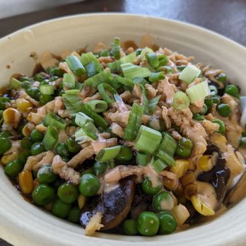 Craveable Food Trailer - YumYum Bowl - Food Trucks Near Me