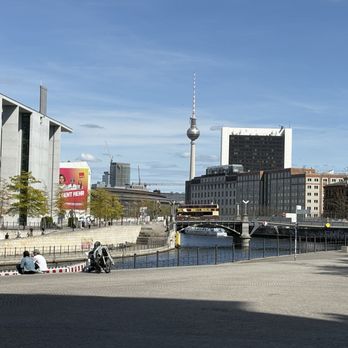 Spreebogen Treppen - Arts & Entertainment Near Me - Berlin, BE