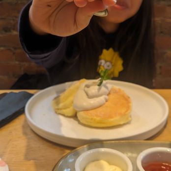 Flipper’s - Souffle pancakes - Pancakes Near Me - New York, New York