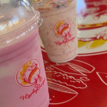 Hyphy Burger - Strawberry shortcake & fruity pebbles shake - Burgers Near Me - Oakland, California