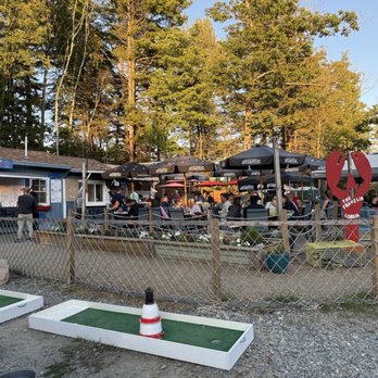Travelin Lobster - Outdoor seating - Seafood Near Me - Bar Harbor, Maine