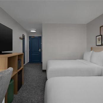 Spark by Hilton - Guest room - Hotels Near Me - Washington, Pennsylvania Spark by Hilton - Guest room - Hotels Near Me - Washington, Pennsylvania