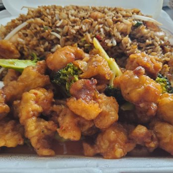 Chop Suey King Chinese Restaurant - Orange Chicken lunch special $6.65 - Chinese Near Me - Chicago, Illinois