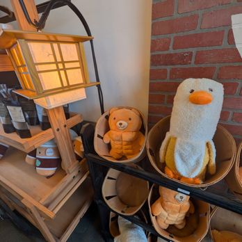 Mini Monster Cafe - Cute and cozy! - Ice Cream & Frozen Yogurt Near Me - Long Beach, California