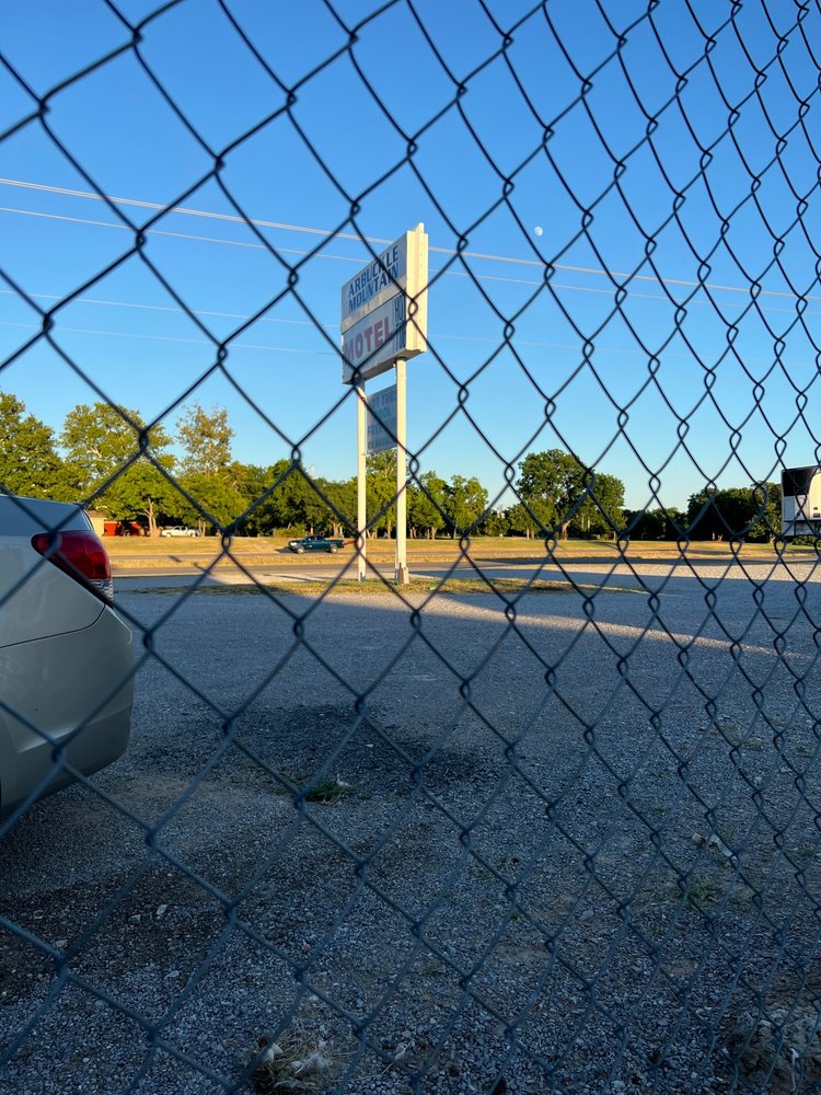 ARBUCKLE MOUNTAIN MOTEL Updated August 2024 13 Photos 3188 Hwy 77