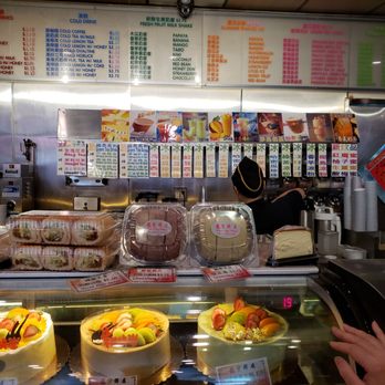 Dragon Bay Bakery - Long line to buy some beverages - Chinese Near Me - Brooklyn, New York