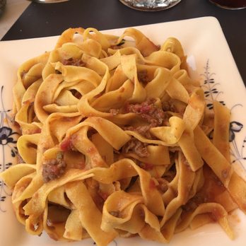 Varenna Caffè - Tagliatelle with meat sauce - Cafes Near Me - Varenna, LC Varenna Caffè - Tagliatelle with meat sauce - Cafes Near Me - Varenna, LC