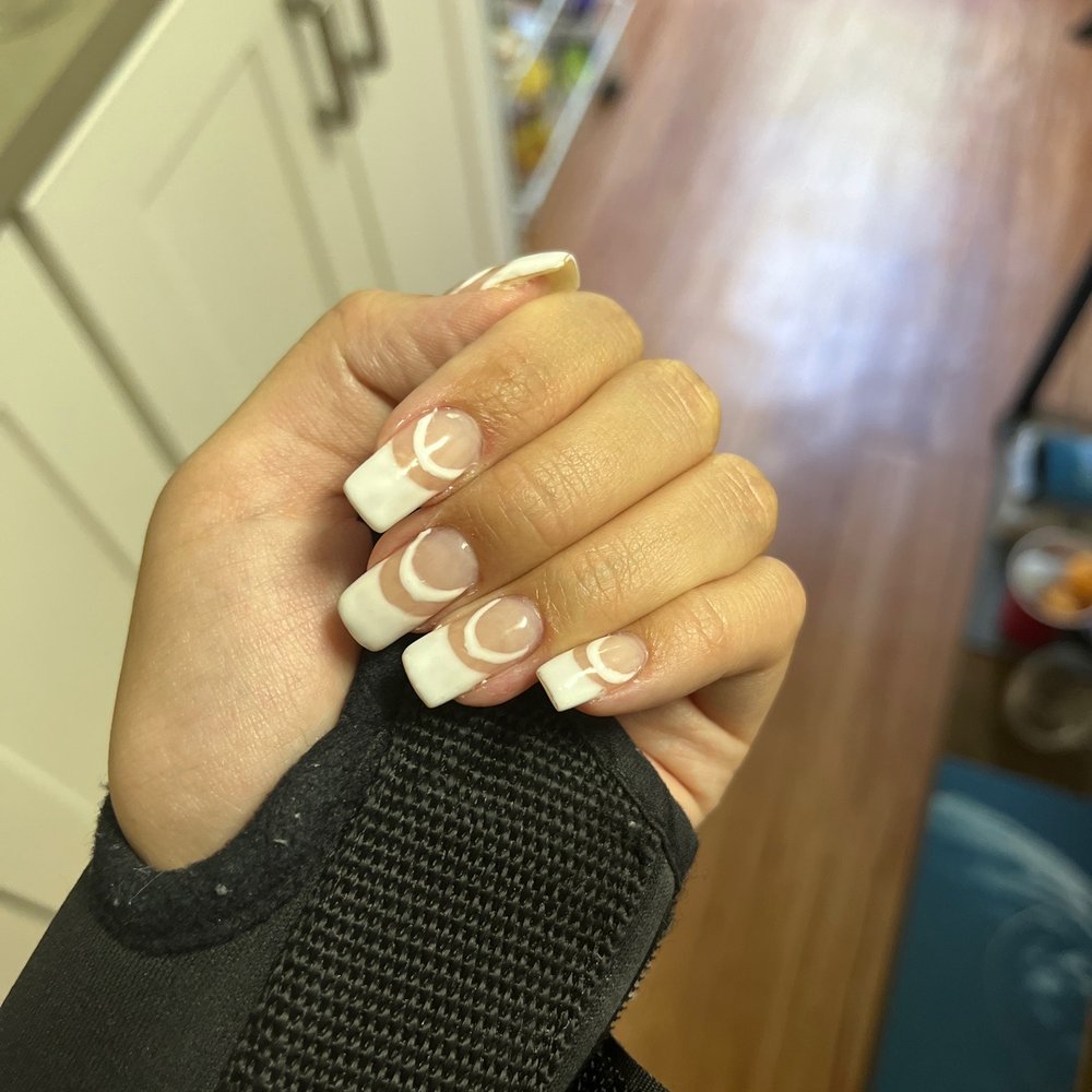 Queen Bee Nails and Spa - Nail Salons Near Me - Brighton, Massachusetts