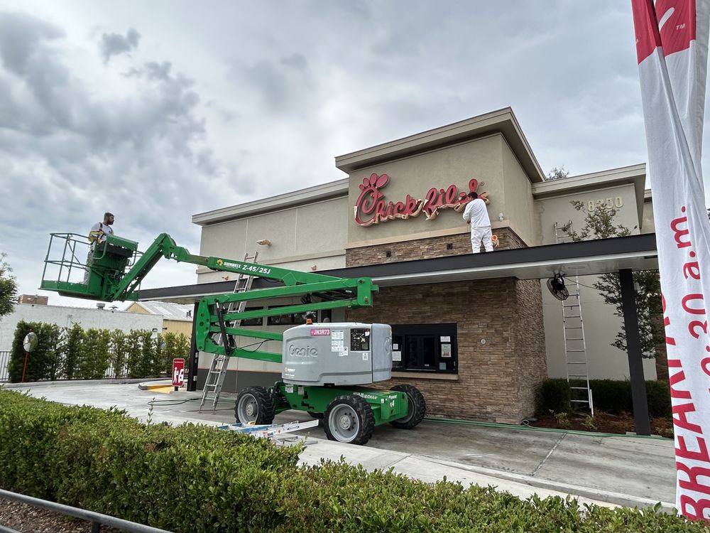 Slide of El Lay Construction