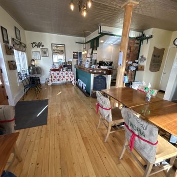 Mt View Bake Inn Brew Cafe - Entry and part of the seating area - Coffee & Tea Near Me - Laramie, Wyoming Mt View Bake Inn Brew Cafe - Entry and part of the seating area - Coffee & Tea Near Me - Laramie, Wyoming