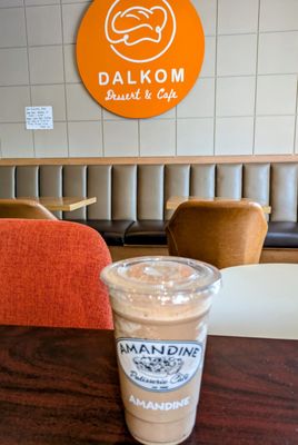 Dalkom dessert cafe by null