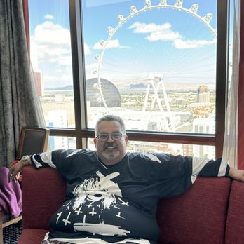 Flamingo Las Vegas - Wanted a picture with that beautiful background - Hotels Near Me - Las Vegas, Nevada