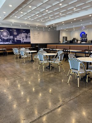 Paris Baguette by null