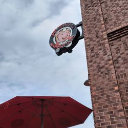 Dr. Rolf's Barbeque - Outside sign