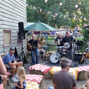 S and S Farm Brewery - "Big Creek" laying down some toe tapping tunes. - Breweries Near Me - Nassau, New York