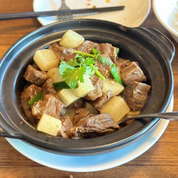 Mama Wong - B11. Stewed Beef with Radish - Asian Fusion Near Me - Exton, Pennsylvania