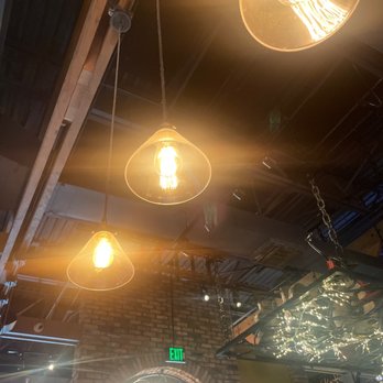 Sergio's Restaurant - Dusty lamps - Cuban Near Me - Miami, Florida Sergio's Restaurant - Dusty lamps - Cuban Near Me - Miami, Florida