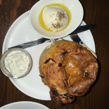 Baran's 2239 - Focaccia bread with burrata 8/10 I believe the recipe changed for this one It's very tasty but the old recipe was superior - New American Near Me - Hermosa Beach, California