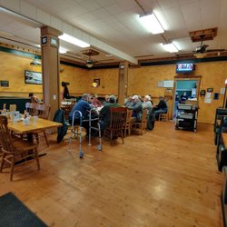 Country Kitchen - Other dining room has a 2nd entrance.