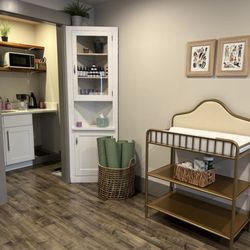 Fern Lactation - Office waiting area