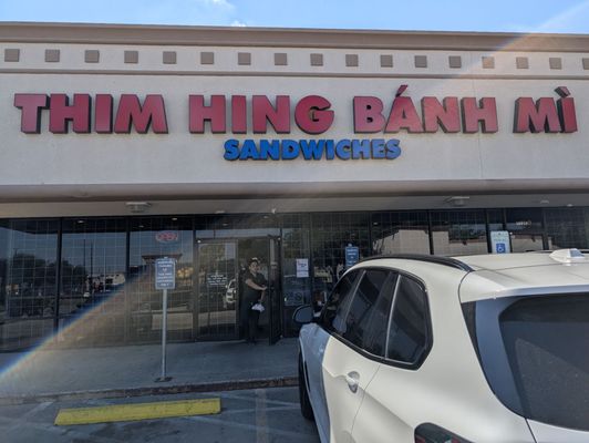 Thim Hing Banh Mi by null