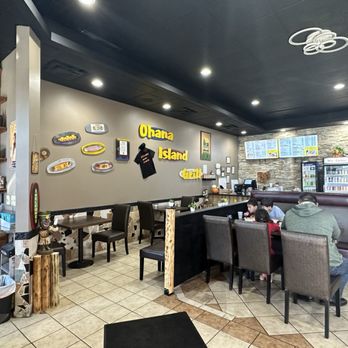 Ohana Island Grill - Main seating area - Salad Near Me - Columbus, Ohio