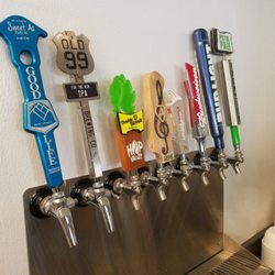 Dakota Street Pizza - Come grab a cold on with friends. We have local hand crafted beers on tap. Plus bud light, Budweiser and coors light.