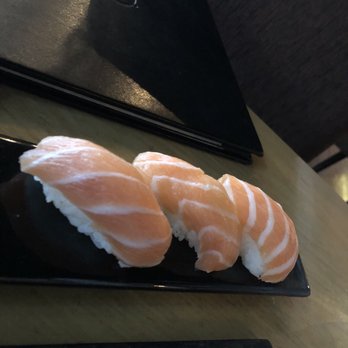 SushiClub - Salmon Nigiri - Sushi Bars Near Me - Buenos Aires, C SushiClub - Salmon Nigiri - Sushi Bars Near Me - Buenos Aires, C
