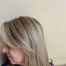 Kania created this pretty ash blond for me. Kania created this pretty ash blond for me.