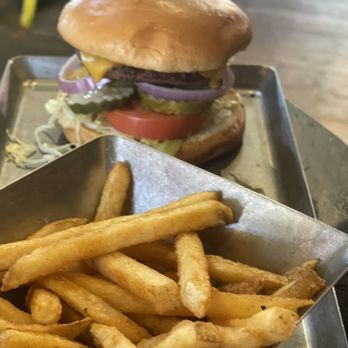 Kamp - Cheese Burger delicious - Bars Near Me - Houston, Texas Kamp - Cheese Burger delicious - Bars Near Me - Houston, Texas