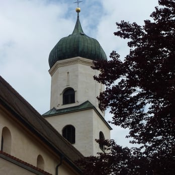 Altstadt - Nikolaikirche - Landmarks & Historical Buildings Near Me