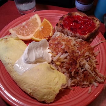 Geraldine's Counter - Avocado pepperjack omelet - American Near Me - Seattle, Washington
