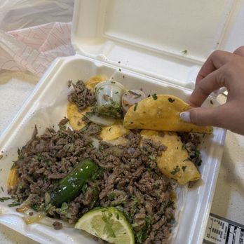 Sabor Tapatio - Overcooked, and greasy meat with cold tortillas ! Horrible - Food Trucks Near Me - Austin, Texas
