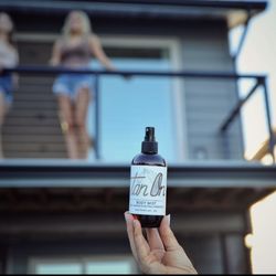 Eyeland Beauty - Organic and hydrating gives a natural glow!