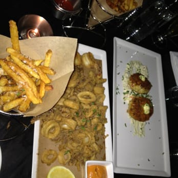 Flex Mussels - Appetizers: regular French fries, truffle fries, calamari, and crab cakes - Seafood Near Me - New York, New York