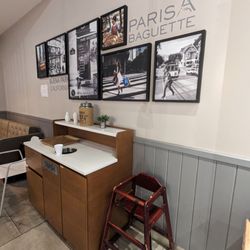 Paris Baguette - Posters on the wall