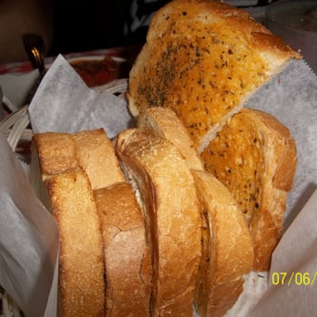 Mama Cozza's - Dry, tasteless garlic toast - Italian Near Me - Anaheim, California