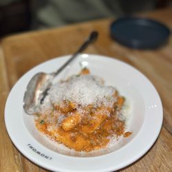 Nowon Bushwick - Chopped cheese rice cakes | Instagram: GaoGirlsGrubbin