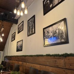 Mezé Restaurant - Inside decor