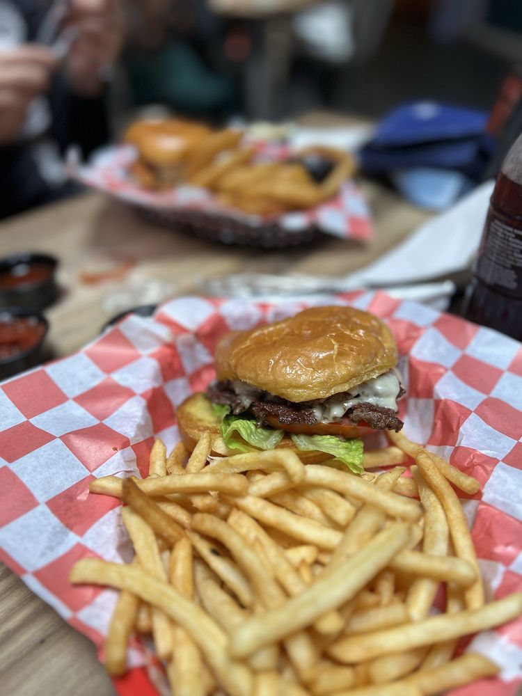West Palmetto Burger Logo
